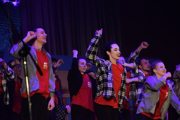 55 оттенков Политеха. В Гомеле первокурсники снова «порвали зал» 55 оттенков Политеха. В Гомеле первокурсники снова «порвали зал»