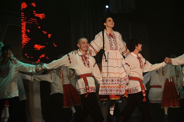 55 оттенков Политеха. В Гомеле первокурсники снова «порвали зал» 55 оттенков Политеха. В Гомеле первокурсники снова «порвали зал»