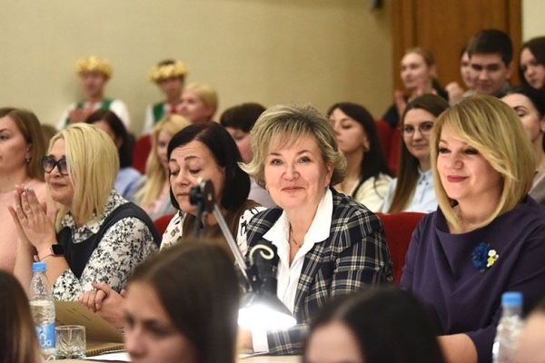 В Гомеле молодые семьи показали трогательное представление