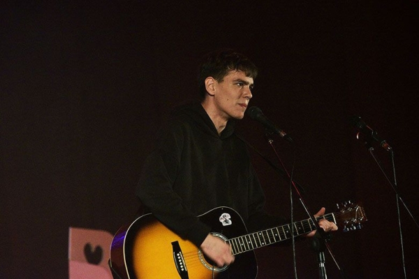 55 оттенков Политеха. В Гомеле первокурсники снова «порвали зал» 55 оттенков Политеха. В Гомеле первокурсники снова «порвали зал»