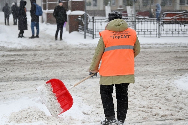 В Гомеле cнова снег: как его убирают и куда вывозят