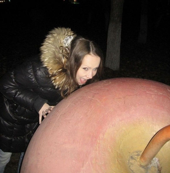 Ностальгия. Старые фото с бетонными яблоками в Гомеле