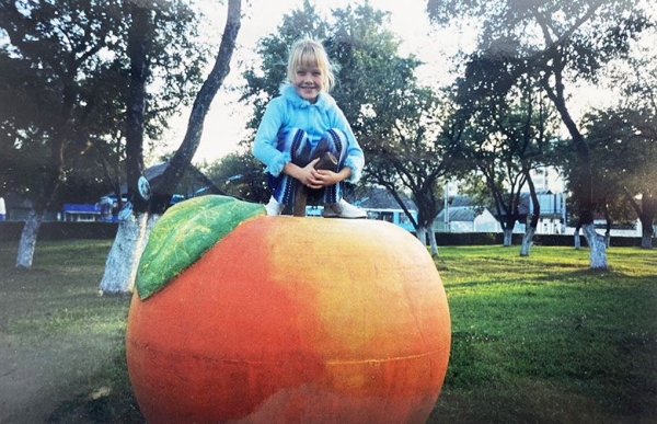 Ностальгия. Старые фото с бетонными яблоками в Гомеле