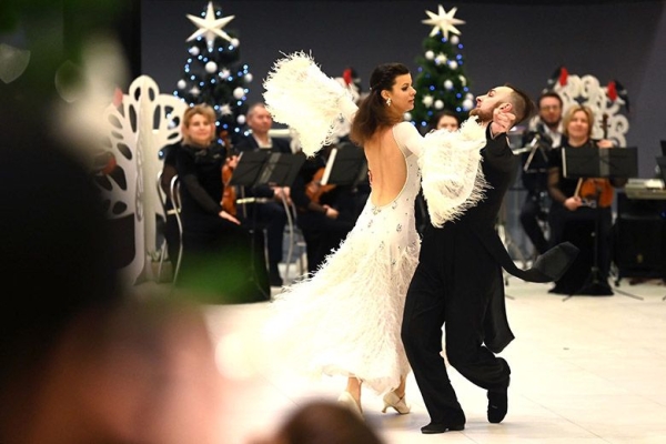 Смотрите, как в Гомеле прошел бал старшеклассников