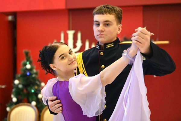 Смотрите, как в Гомеле прошел бал старшеклассников