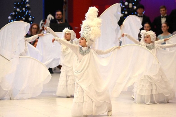 Смотрите, как в Гомеле прошел бал старшеклассников