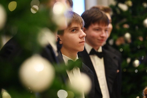 Смотрите, как в Гомеле прошел бал старшеклассников