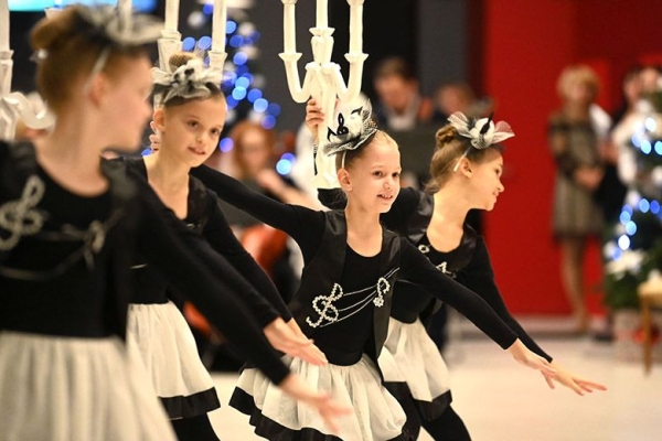 Смотрите, как в Гомеле прошел бал старшеклассников