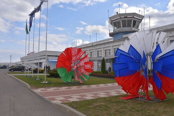 Из Гомеля в Санкт-Петербург за 1,5 часа. Поговорили с пассажирами первого авиарейса