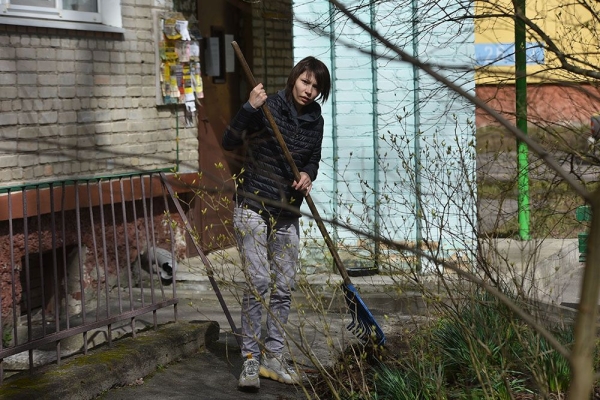 В Гомеле соседи организовали субботник у дома В Гомеле соседи организовали субботник у дома