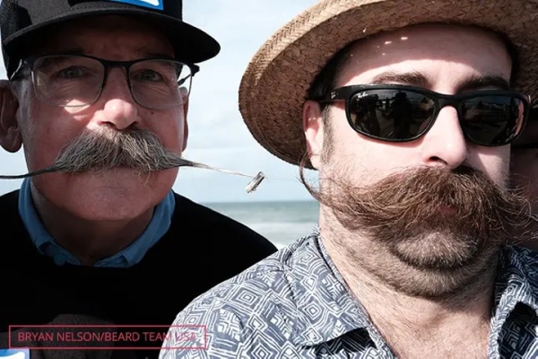 Мужчины с длинными усами и бородой установили новый мировой рекорд