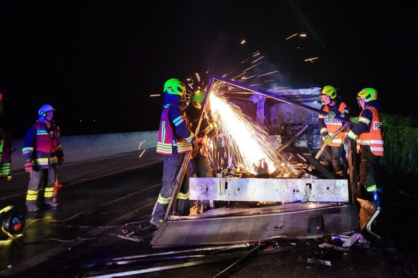 В Австрии сгорел фургон, на котором ехал белорус В Австрии сгорел фургон, на котором ехал белорус
